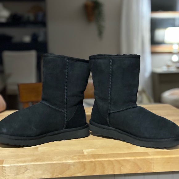 UGG black boots size 7 mid guc 💫 - Picture 5 of 10